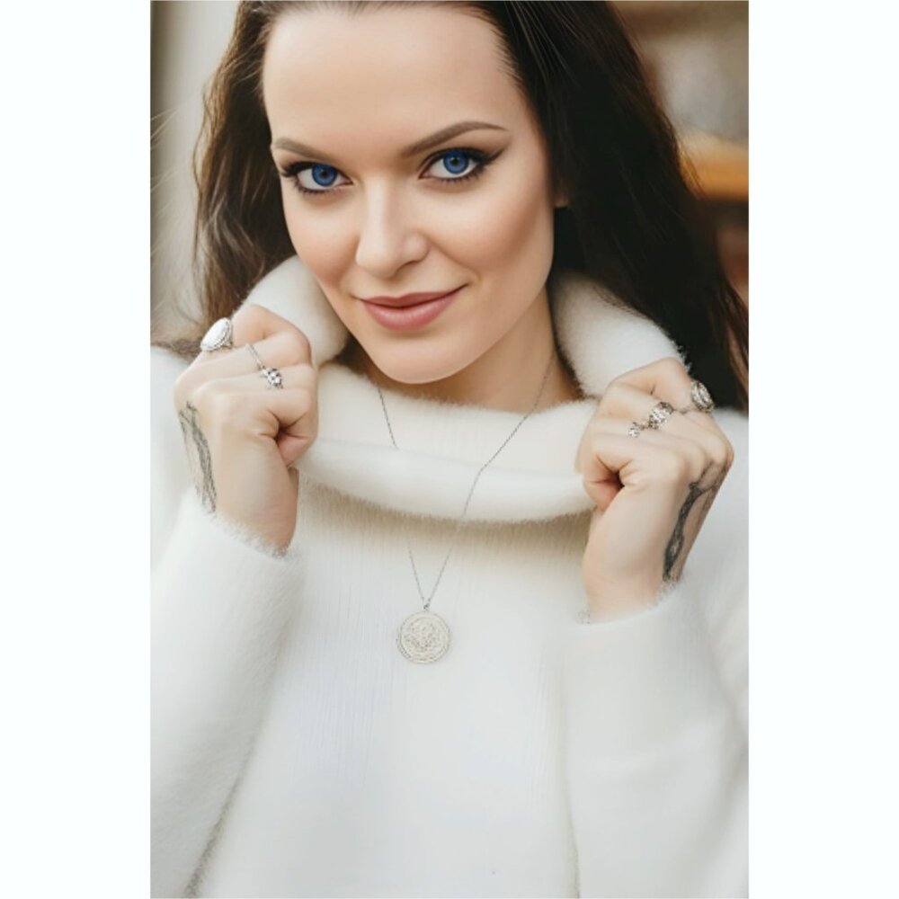 H&M ✦ White Fuzzy Turtleneck Sweater ✦ Cozy Soft Knit Ribbed Hem Warm Winter XS